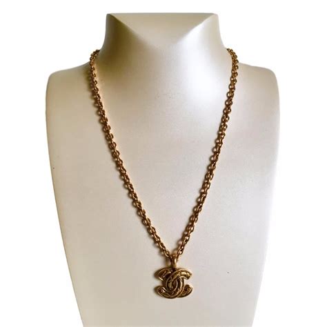 chanel necklace double c